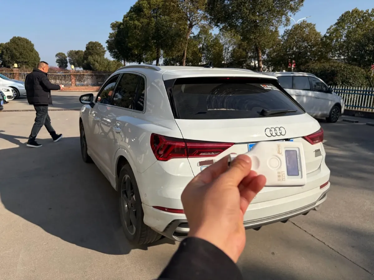 2022 Audi Q3 1.4T 150HP L4 7DCT,autocango,china used car exporter,china ev exporter,chinese used car exporter,chinese used ev exporter