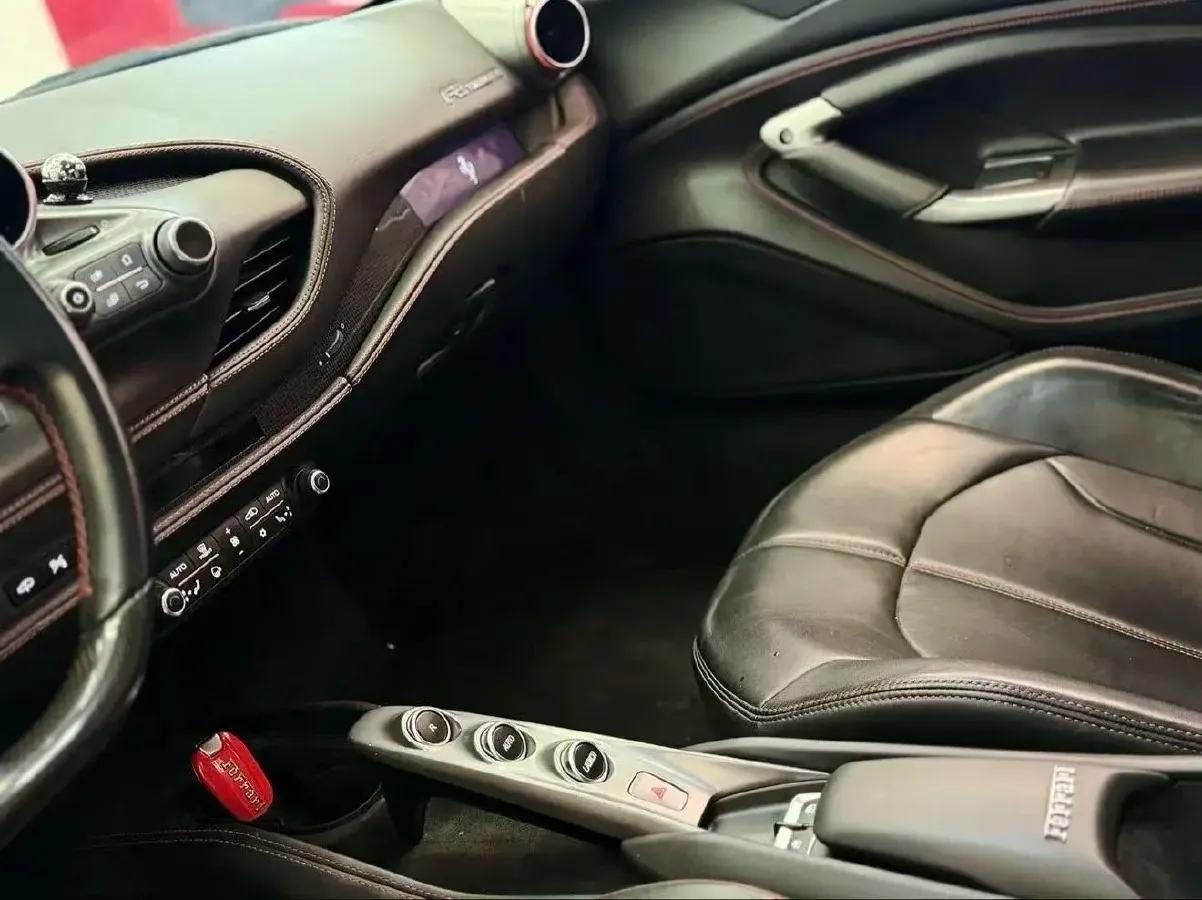 2019 Aston Martin DB11 5.2T 639HP V12 8AT,autocango,china used car exporter,china ev exporter,chinese used car exporter,chinese used ev exporter