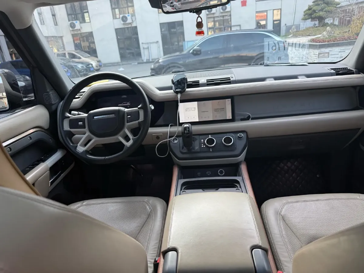 2020 Land Rover Defender 3.0T 400HP L6 8AT,autocango,china used car exporter,china ev exporter,chinese used car exporter,chinese used ev exporter