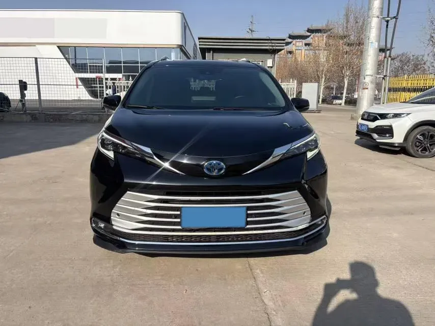 2023 Toyota Sienna 2.5L 189HP L4 E-CVT Hybrid,autocango,china used car exporter,china ev exporter,chinese used car exporter,chinese used ev exporter