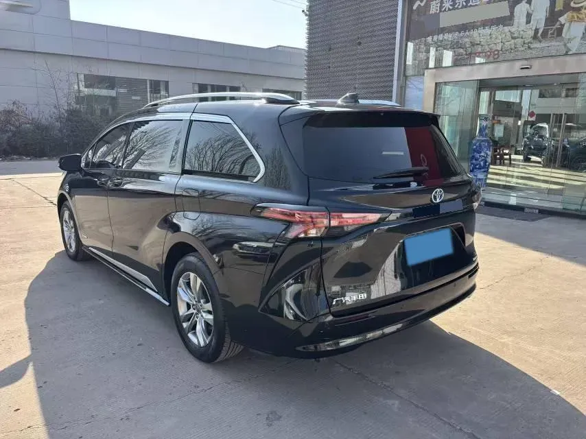 2023 Toyota Sienna 2.5L 189HP L4 E-CVT Hybrid,autocango,china used car exporter,china ev exporter,chinese used car exporter,chinese used ev exporter