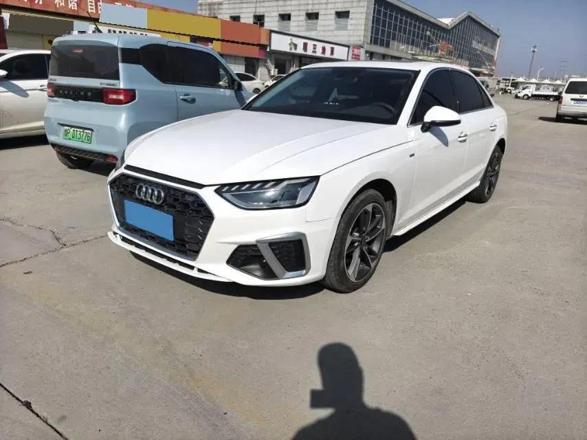2022 Audi A4L 2.0T 190HP L4 7DCT,autocango,china used car exporter,china ev exporter,chinese used car exporter,chinese used ev exporter