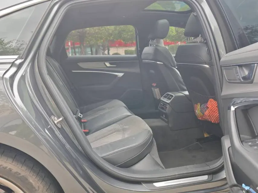 2022 Audi A6L 2.0T 224HP L4 7DCT,autocango,china used car exporter,china ev exporter,chinese used car exporter,chinese used ev exporter