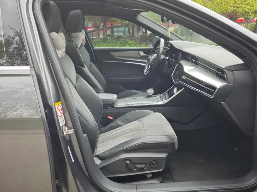 2022 Audi A6L 2.0T 224HP L4 7DCT,autocango,china used car exporter,china ev exporter,chinese used car exporter,chinese used ev exporter