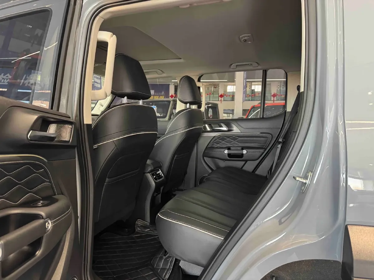 2023 Tank 300 2.0T 227HP L4 8AT,autocango,china used car exporter,china ev exporter,chinese used car exporter,chinese used ev exporter