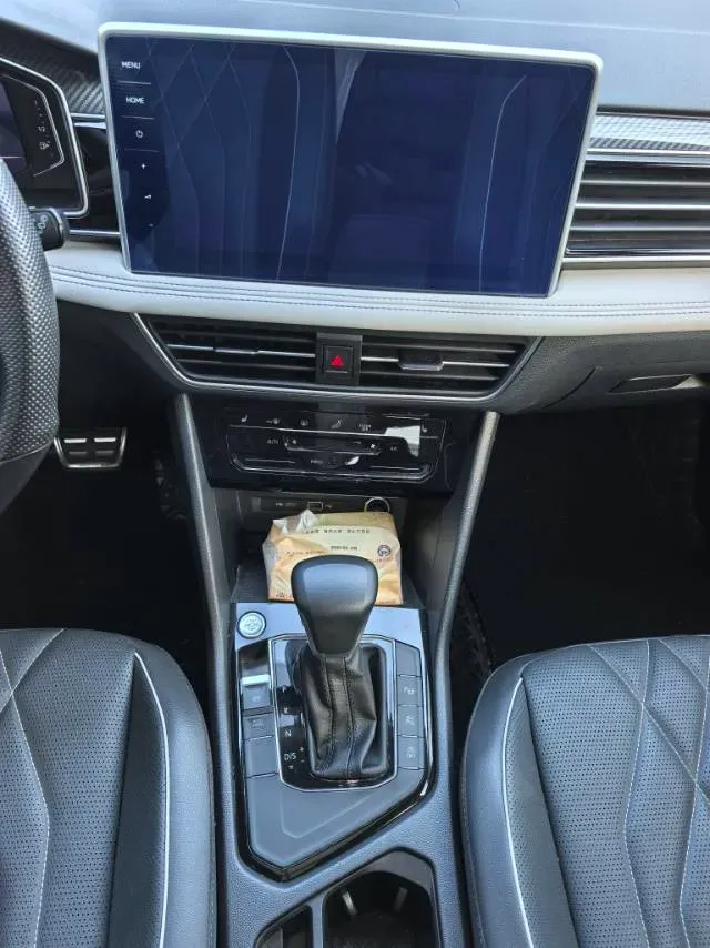 2024 Volkswagen Tiguan L 2.0T 186HP L4 7DCT,autocango,china used car exporter,china ev exporter,chinese used car exporter,chinese used ev exporter