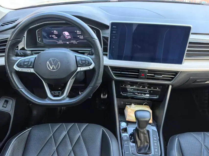 2024 Volkswagen Tiguan L 2.0T 186HP L4 7DCT,autocango,china used car exporter,china ev exporter,chinese used car exporter,chinese used ev exporter