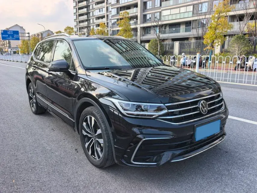 2024 Volkswagen Tiguan L 2.0T 186HP L4 7DCT,autocango,china used car exporter,china ev exporter,chinese used car exporter,chinese used ev exporter