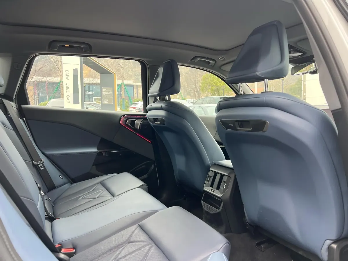 2025 BMW X3 2.0T 258HP L4 8AT,autocango,china used car exporter,china ev exporter,chinese used car exporter,chinese used ev exporter