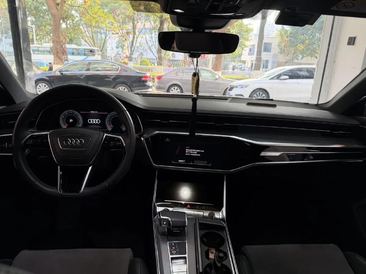 2023 Audi A6L 2.0T 190HP L4 7DCT,autocango,china used car exporter,china ev exporter,chinese used car exporter,chinese used ev exporter