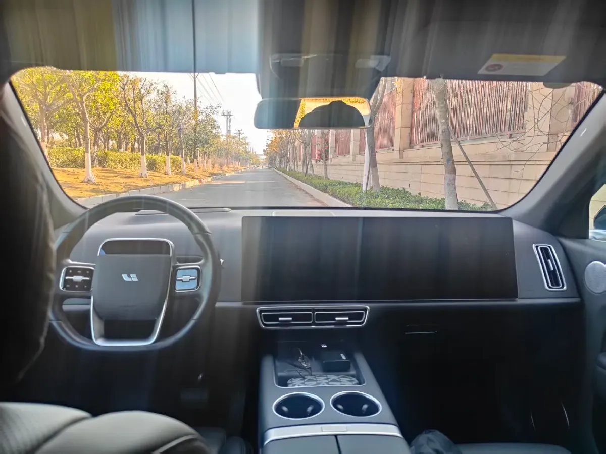 2023 Li L7 Range Extended 154HP REEV 40.9KWH,autocango,china used car exporter,china ev exporter,chinese used car exporter,chinese used ev exporter