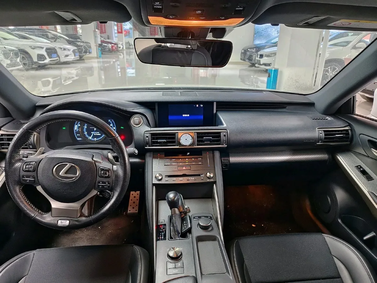 2017 Lexus IS 2.0T 245HP L4 8AT,autocango,china used car exporter,china ev exporter,chinese used car exporter,chinese used ev exporter
