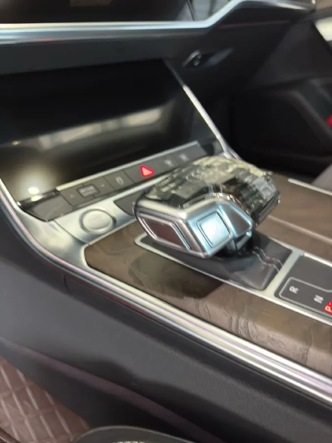 2020 Audi A6L 2.0T 252HP L4 7DCT PHEV 14.1KWH,autocango,china used car exporter,china ev exporter,chinese used car exporter,chinese used ev exporter