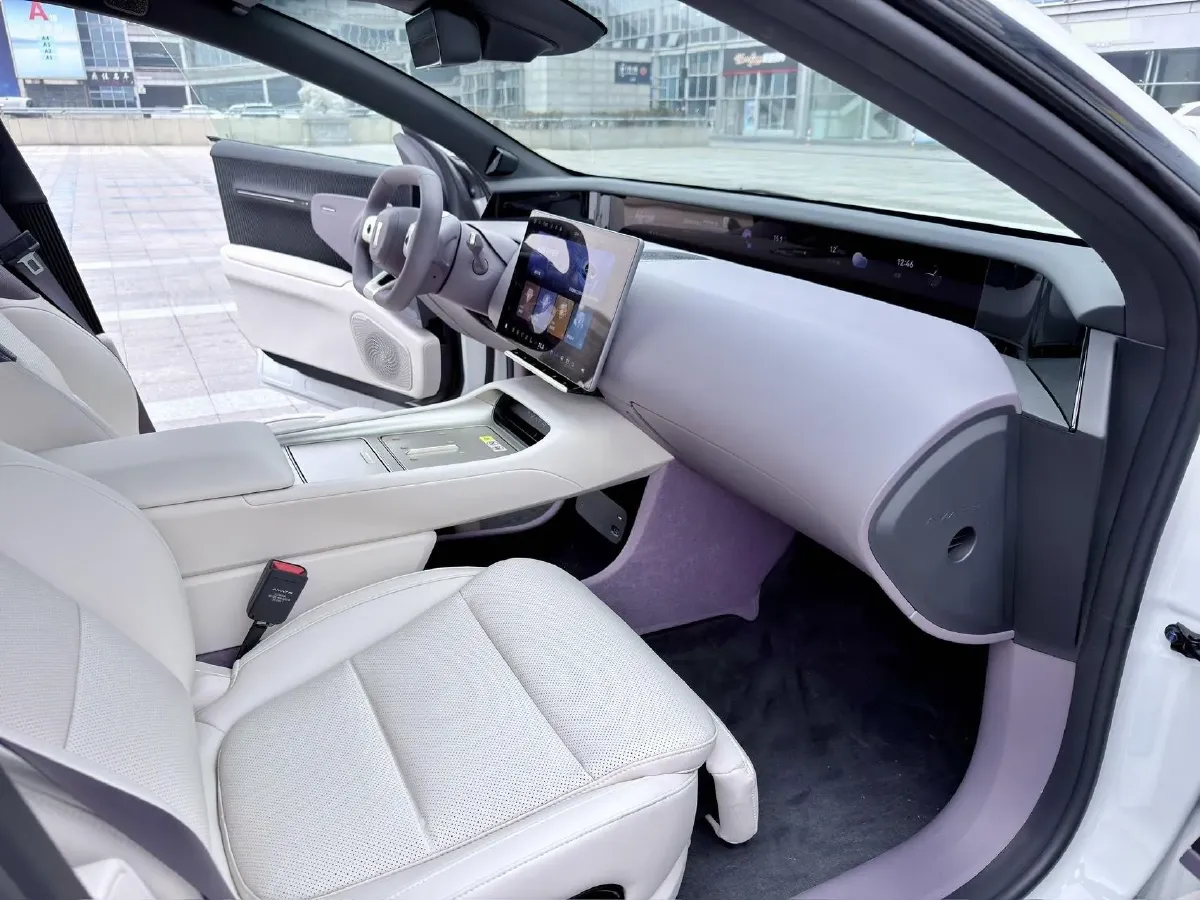 2026 Avatr 12 1.5T 156HP L4 REEV,autocango,china used car exporter,china ev exporter,chinese used car exporter,chinese used ev exporter