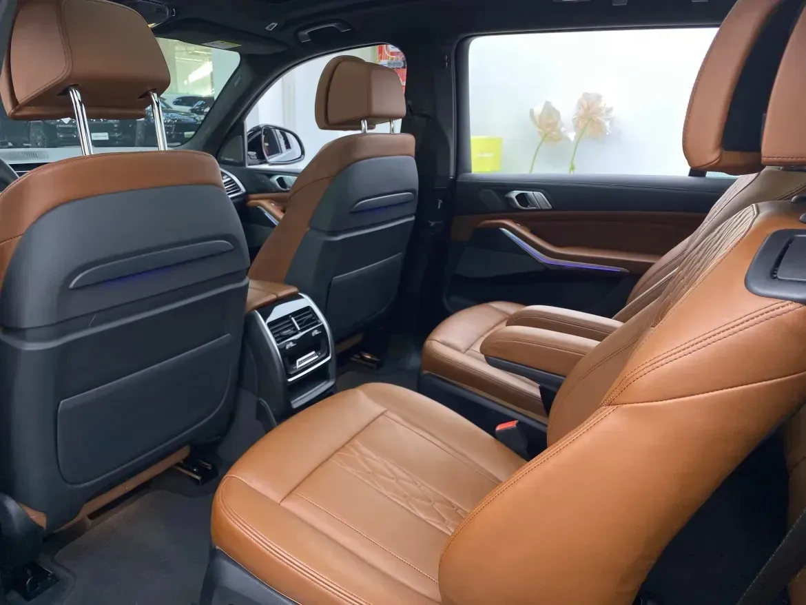 2021 BMW X7 3.0T 340HP L6 8AT,autocango,china used car exporter,china ev exporter,chinese used car exporter,chinese used ev exporter