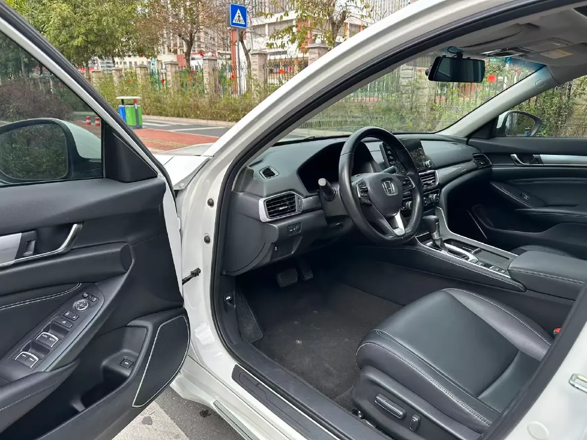 2019 Honda Inspire 1.5T 194HP L4 CVT,autocango,china used car exporter,china ev exporter,chinese used car exporter,chinese used ev exporter