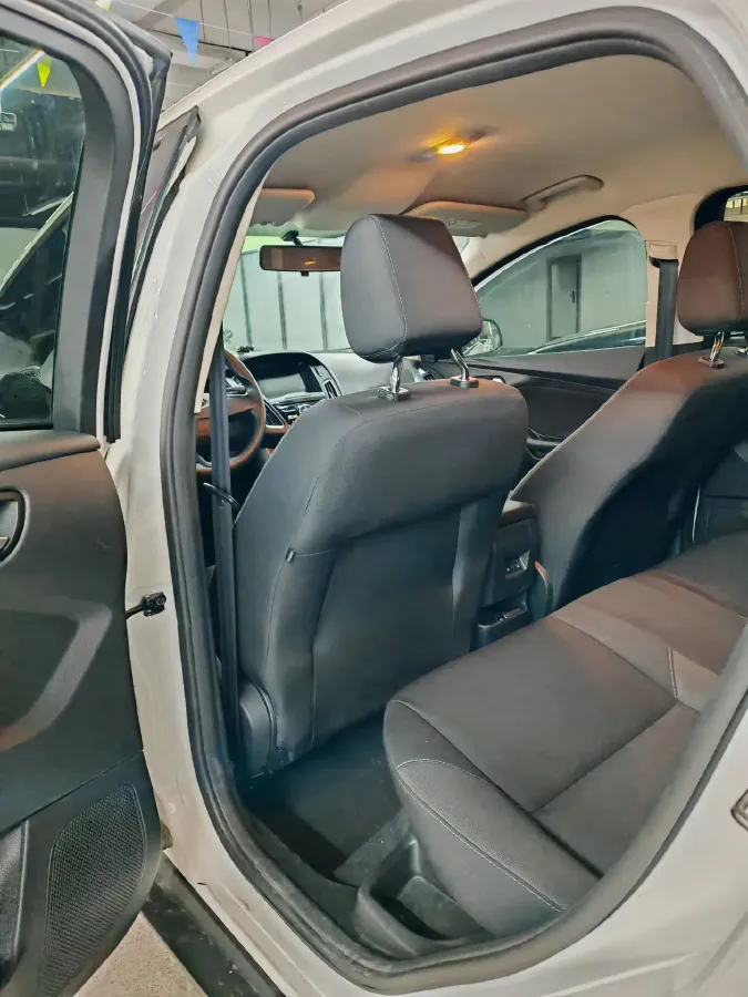 2018 Ford Focus 1.6L 125HP L4 6DCT,autocango,china used car exporter,china ev exporter,chinese used car exporter,chinese used ev exporter