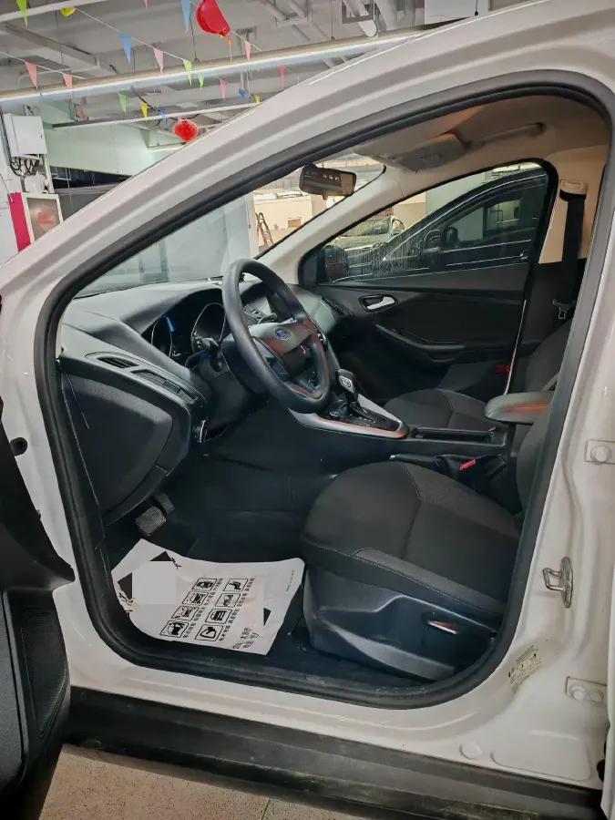 2018 Ford Focus 1.6L 125HP L4 6DCT,autocango,china used car exporter,china ev exporter,chinese used car exporter,chinese used ev exporter