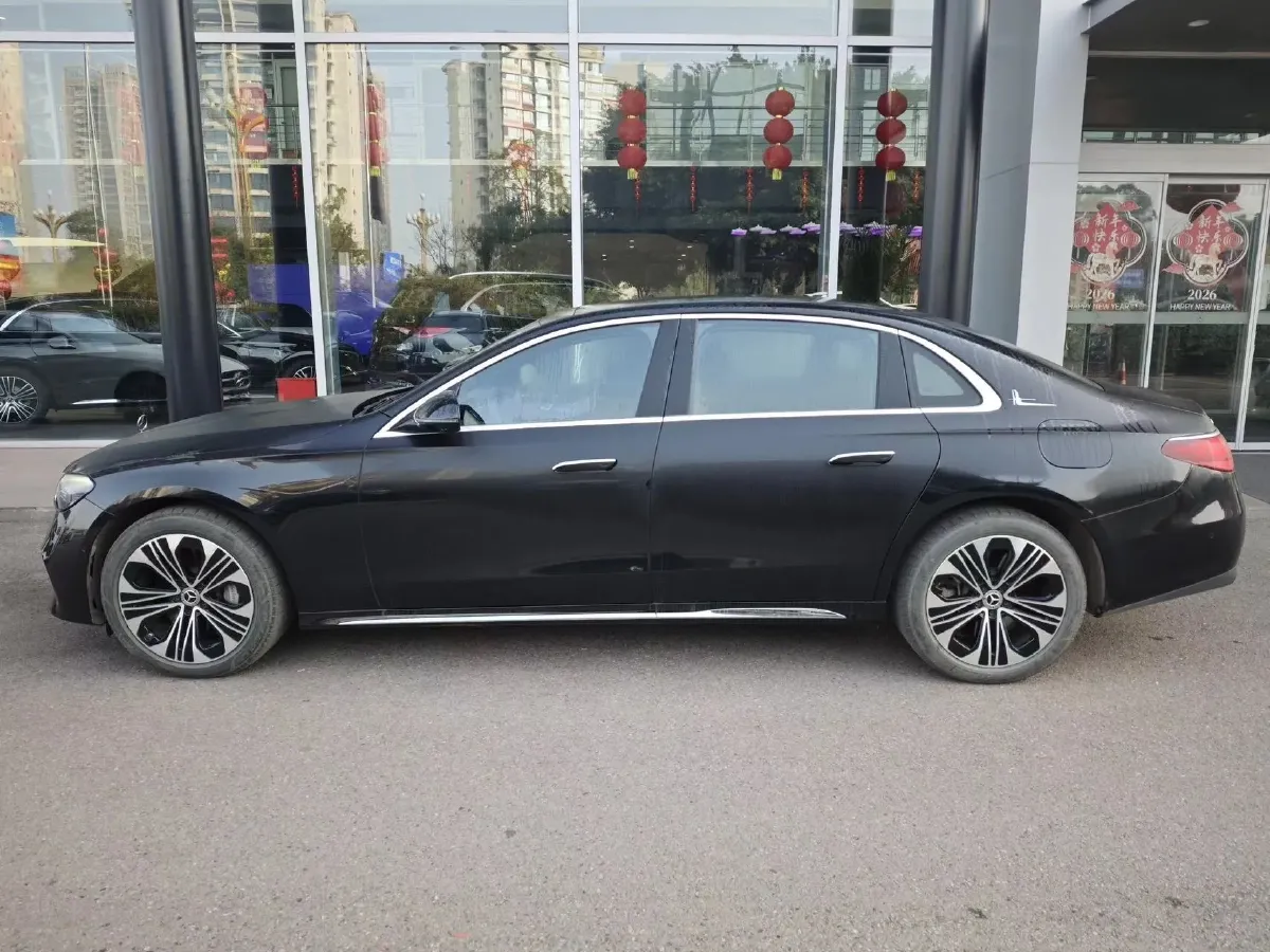 2024 Mercedes-Benz E Class 2.0T 204HP L4 9AT PHEV 25.4KWH,autocango,china used car exporter,china ev exporter,chinese used car exporter,chinese used ev exporter