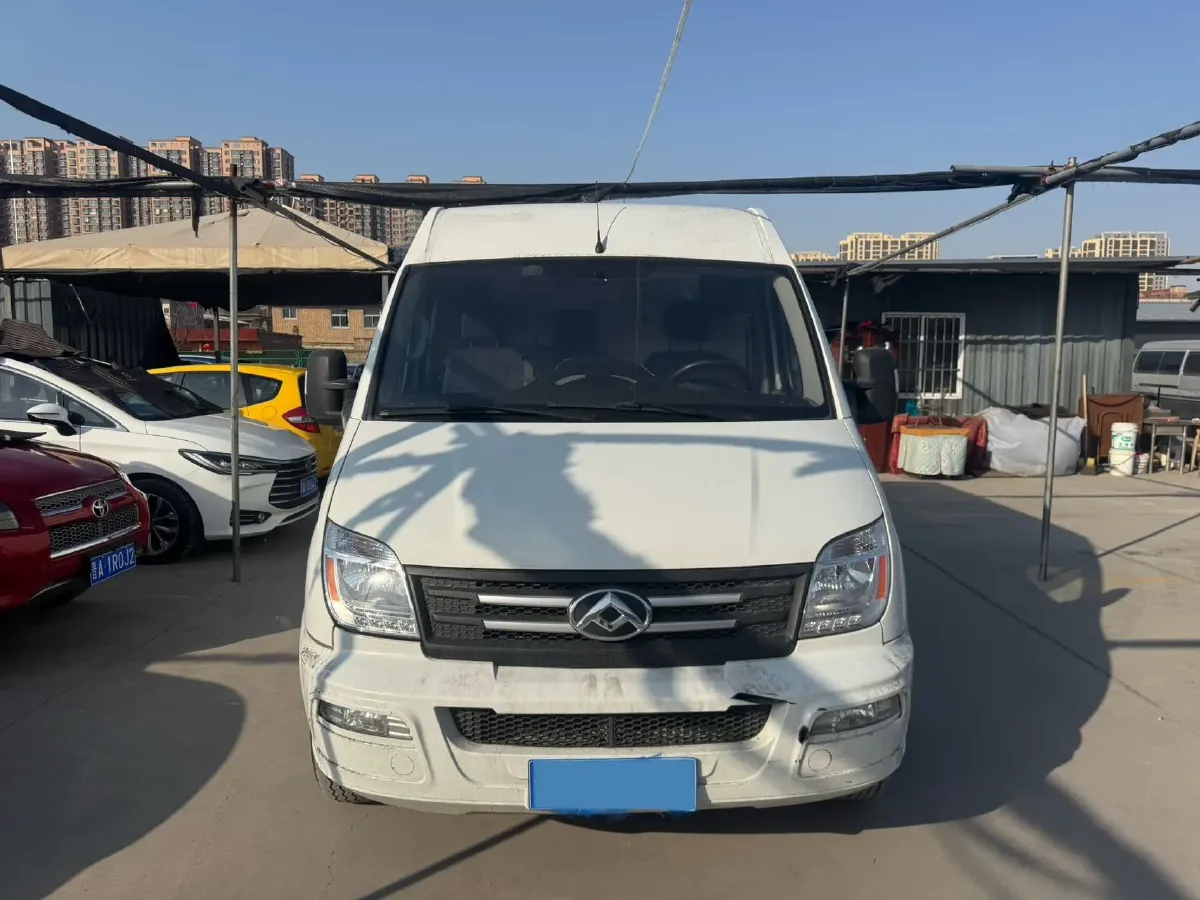 2023 MAXUS XinTu V80 2.0T 127HP L4 6MT,autocango,china used car exporter,china ev exporter,chinese used car exporter,chinese used ev exporter