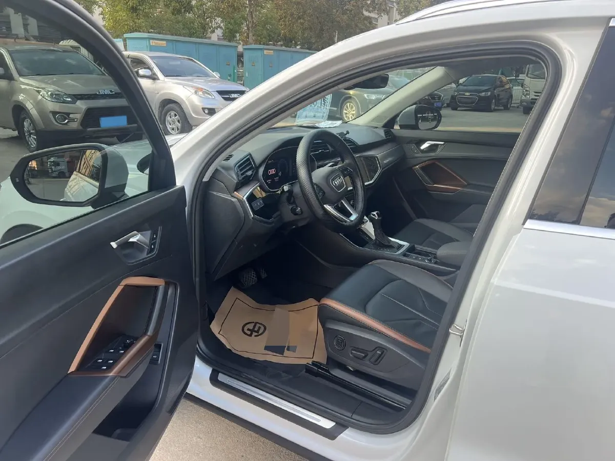 2021 Audi Q3 1.4T 150HP L4 7DCT,autocango,china used car exporter,china ev exporter,chinese used car exporter,chinese used ev exporter