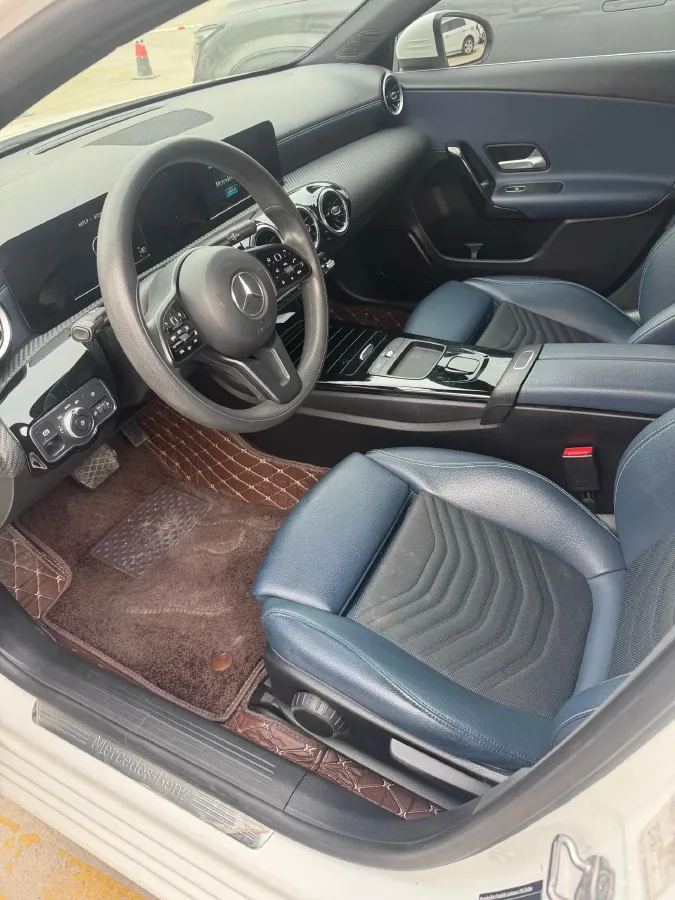 2020 Mercedes-Benz A Class 1.3T 136HP L4 7DCT,autocango,china used car exporter,china ev exporter,chinese used car exporter,chinese used ev exporter