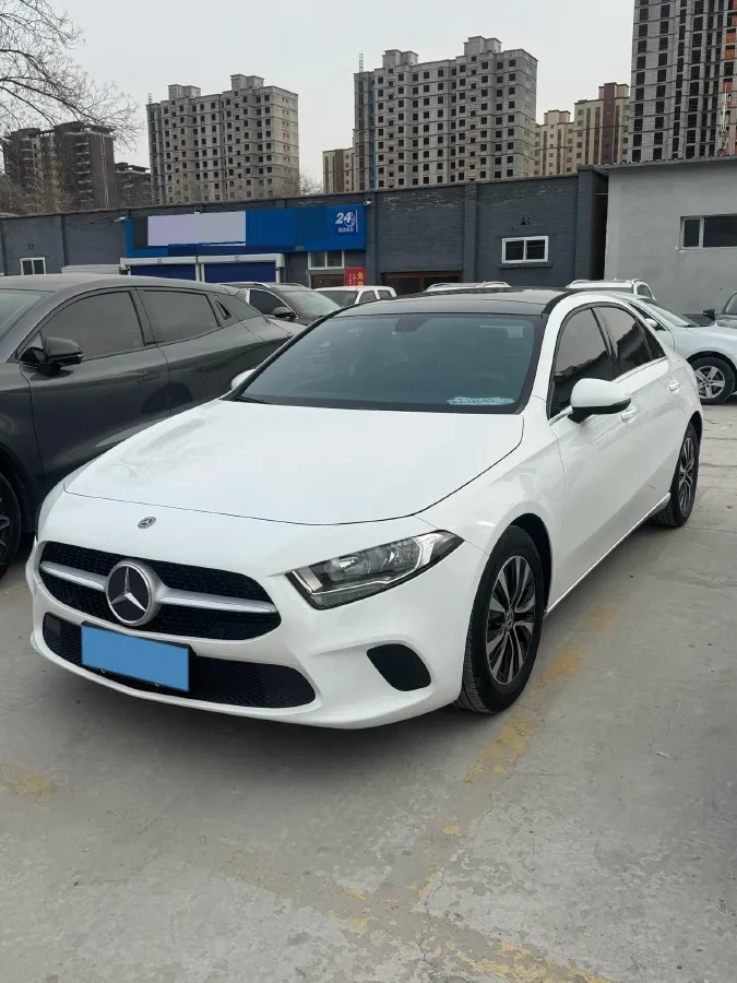 2020 Mercedes-Benz A Class 1.3T 136HP L4 7DCT,autocango,china used car exporter,china ev exporter,chinese used car exporter,chinese used ev exporter