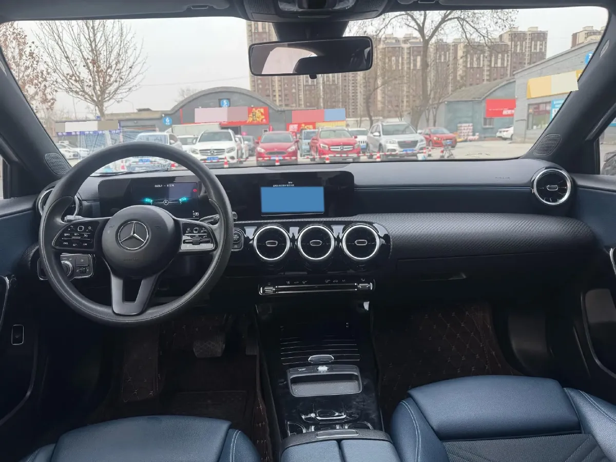 2020 Mercedes-Benz A Class 1.3T 136HP L4 7DCT,autocango,china used car exporter,china ev exporter,chinese used car exporter,chinese used ev exporter