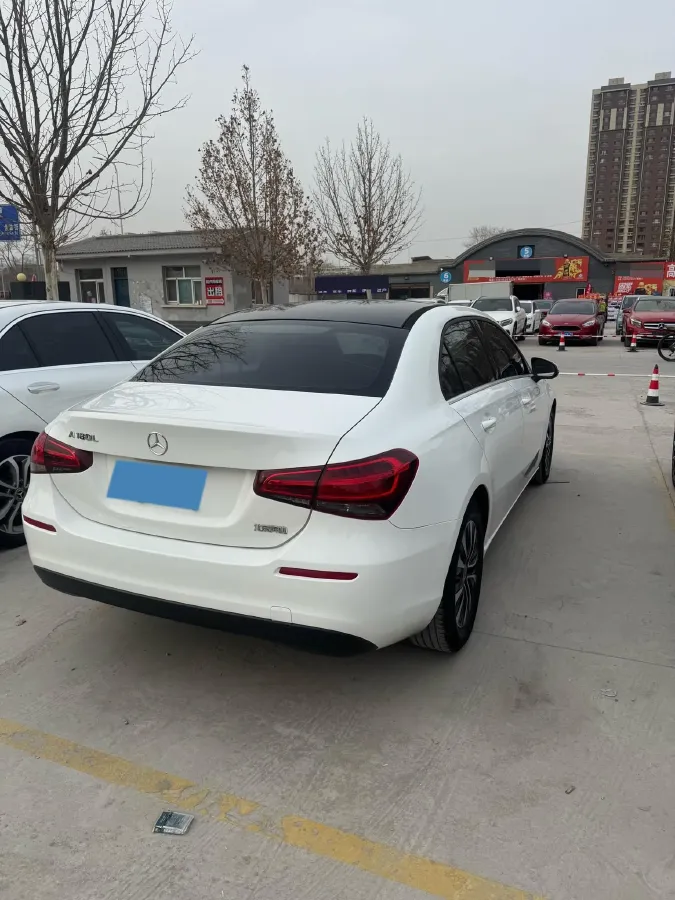 2020 Mercedes-Benz A Class 1.3T 136HP L4 7DCT,autocango,china used car exporter,china ev exporter,chinese used car exporter,chinese used ev exporter