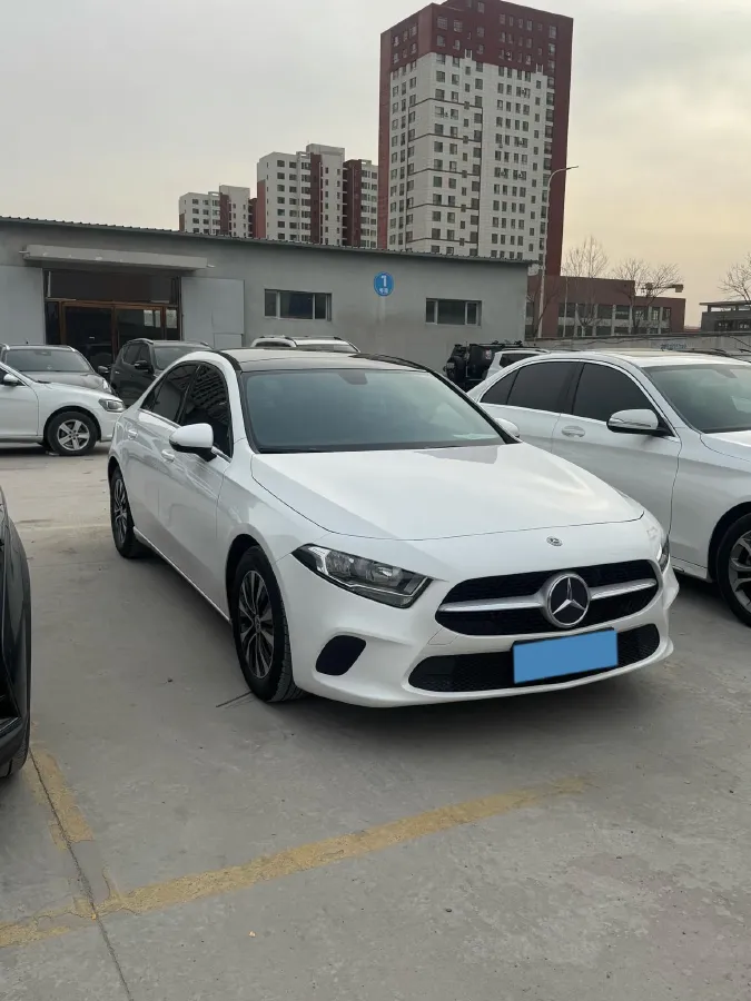 2020 Mercedes-Benz A Class 1.3T 136HP L4 7DCT,autocango,china used car exporter,china ev exporter,chinese used car exporter,chinese used ev exporter