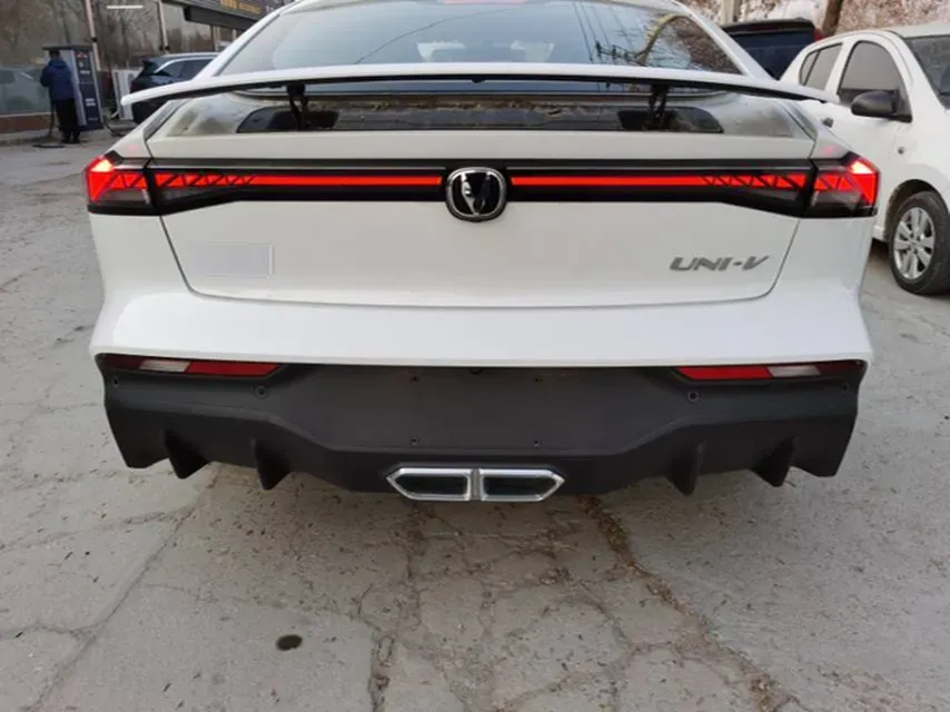 2024 ChangAn UNI-V iDD 1.5L 110HP L4 E-CVT PHEV 18.99KWH,autocango,china used car exporter,china ev exporter,chinese used car exporter,chinese used ev exporter