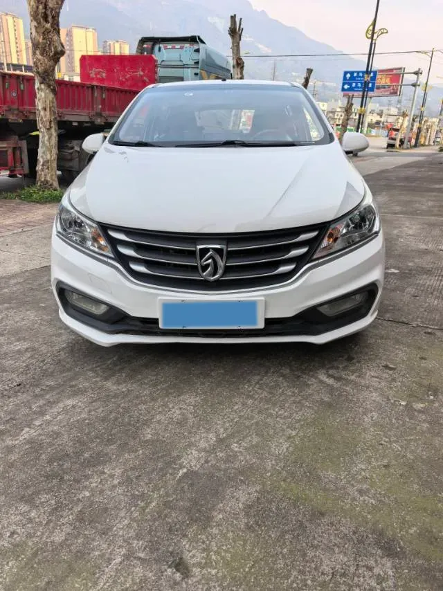 2016 BaoJun 310 1.2L 82HP L4 5MT,autocango,china used car exporter,china ev exporter,chinese used car exporter,chinese used ev exporter