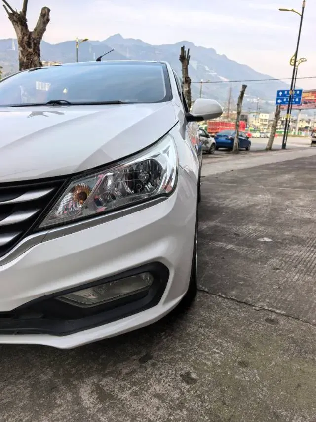 2016 BaoJun 310 1.2L 82HP L4 5MT,autocango,china used car exporter,china ev exporter,chinese used car exporter,chinese used ev exporter