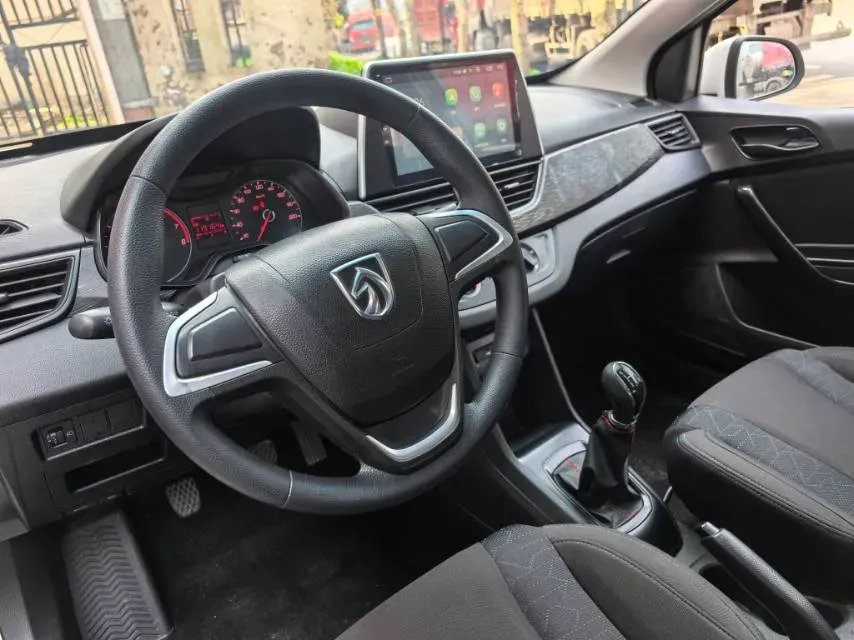 2016 BaoJun 310 1.2L 82HP L4 5MT,autocango,china used car exporter,china ev exporter,chinese used car exporter,chinese used ev exporter