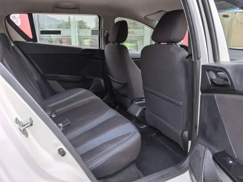 2016 BaoJun 310 1.2L 82HP L4 5MT,autocango,china used car exporter,china ev exporter,chinese used car exporter,chinese used ev exporter