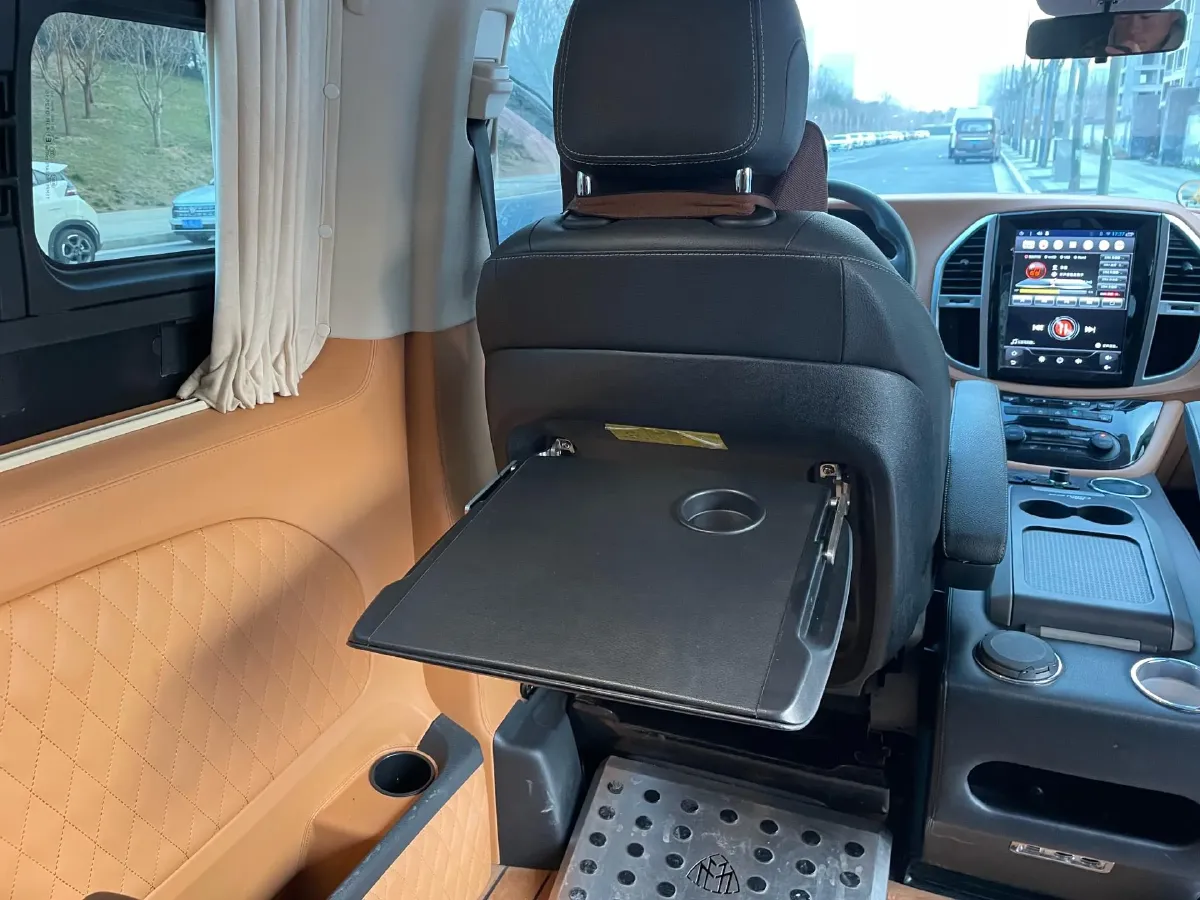 2020 Mercedes-Benz Vito 2.0T 211HP L4 9AT,autocango,china used car exporter,china ev exporter,chinese used car exporter,chinese used ev exporter