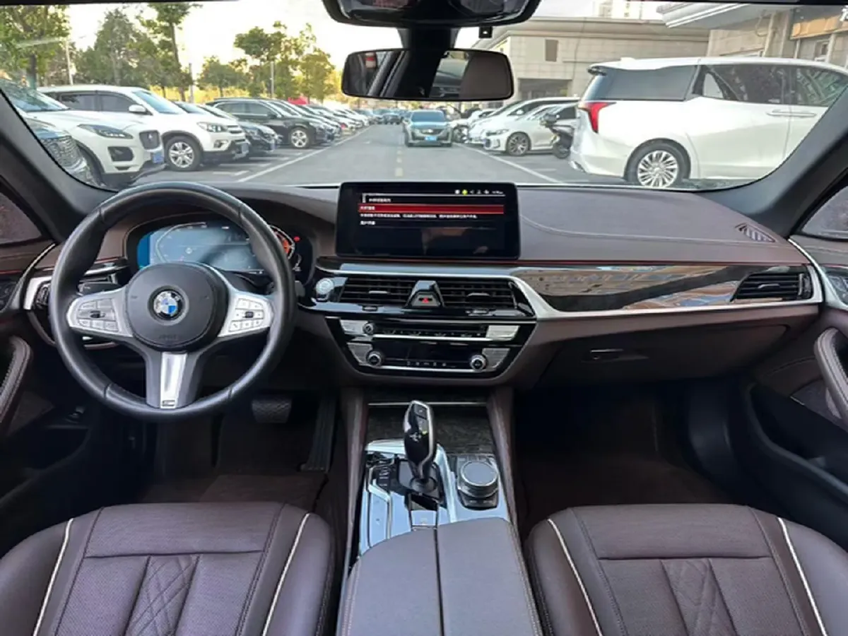 2022 BMW 5 Series 2.0T 184HP L4 8AT,autocango,china used car exporter,china ev exporter,chinese used car exporter,chinese used ev exporter