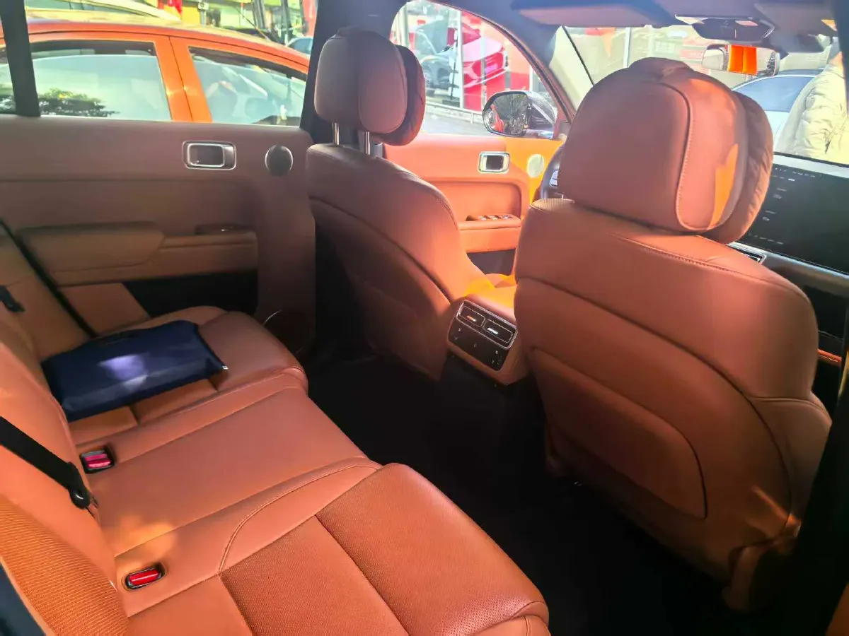 2024 Li L8 Range Extended 154HP REEV 42.8KWH,autocango,china used car exporter,china ev exporter,chinese used car exporter,chinese used ev exporter