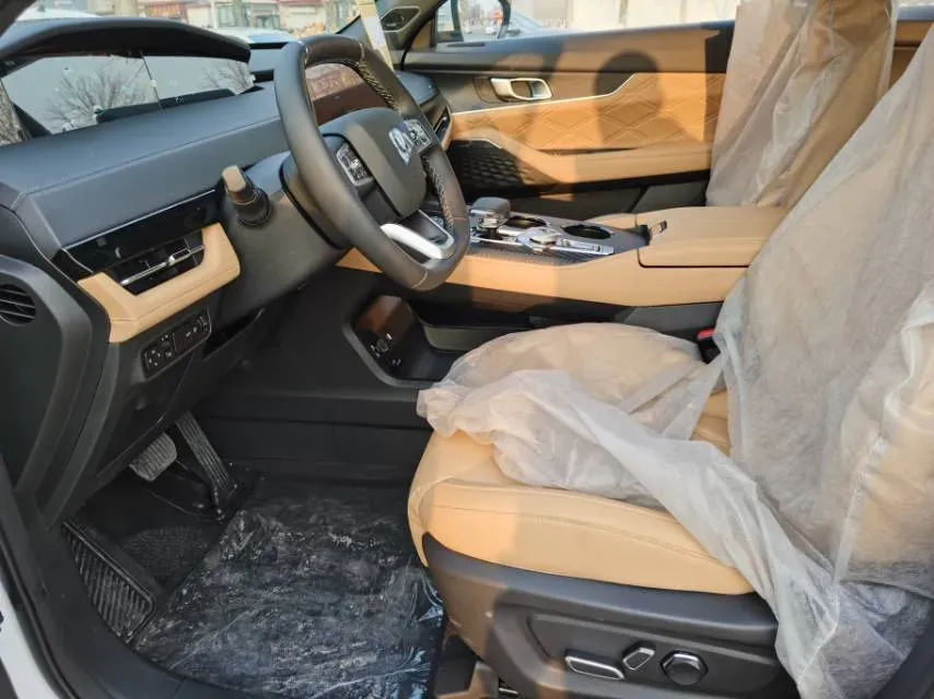 2024 ChangAn UNI-K 2.0T 233HP L4 8AT,autocango,china used car exporter,china ev exporter,chinese used car exporter,chinese used ev exporter