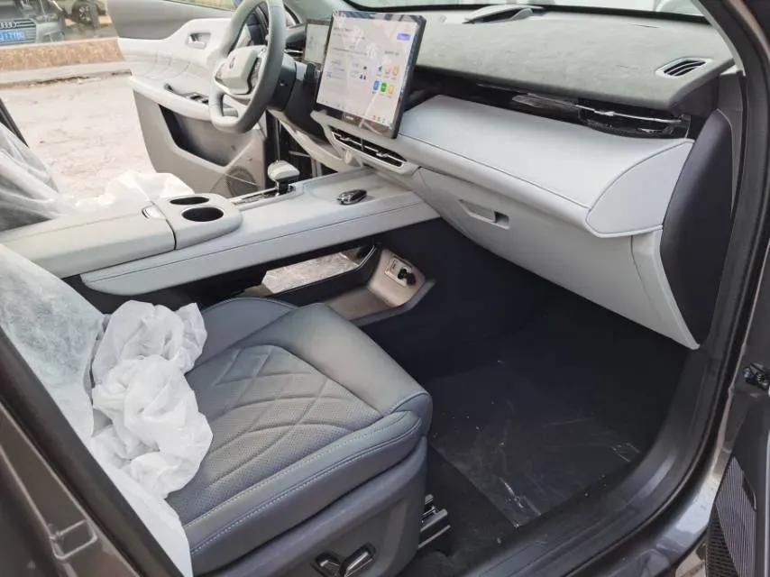 2024 ChangAn UNI-Z 1.5L 98HP L4 E-CVT PHEV 18.4KWH,autocango,china used car exporter,china ev exporter,chinese used car exporter,chinese used ev exporter