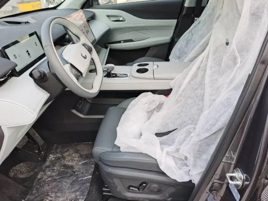 2024 ChangAn UNI-Z 1.5L 98HP L4 E-CVT PHEV 18.4KWH,autocango,china used car exporter,china ev exporter,chinese used car exporter,chinese used ev exporter