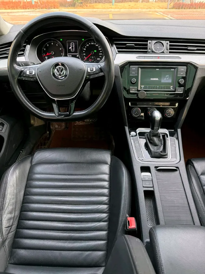 2018 Volkswagen Magotan 1.8T 180HP L4 7DCT,autocango,china used car exporter,china ev exporter,chinese used car exporter,chinese used ev exporter