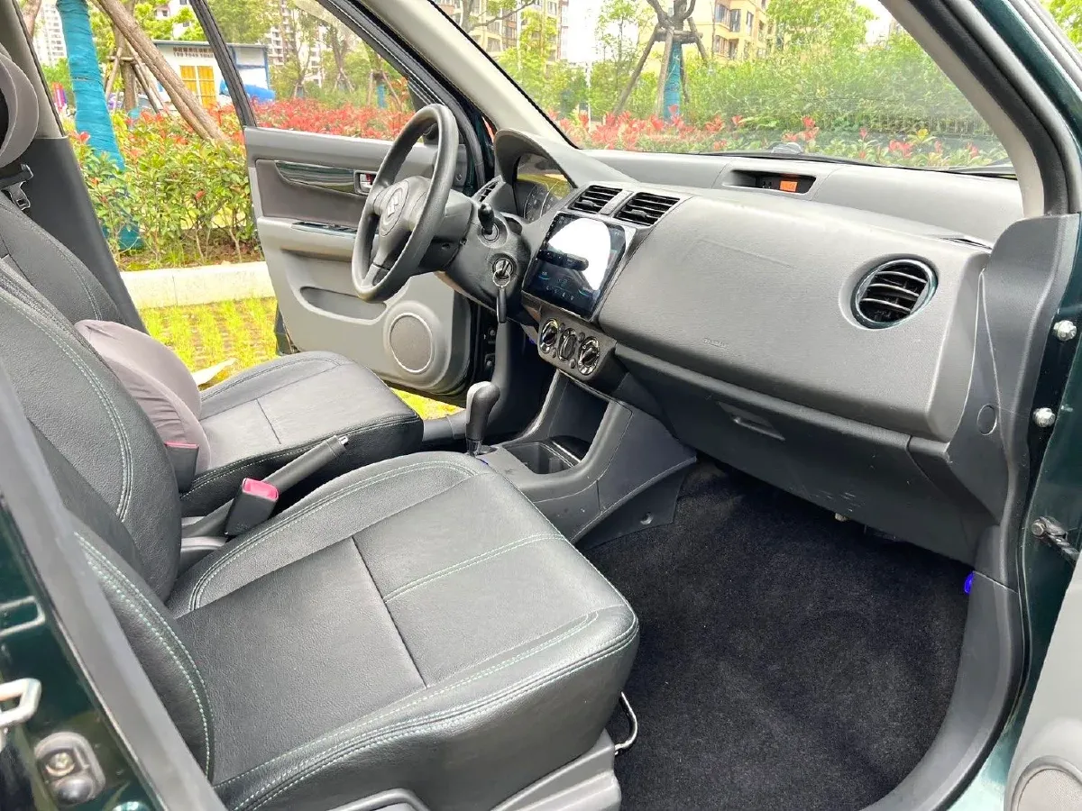 2015 Suzuki Swift 1.5L 103HP L4 4AT,autocango,china used car exporter,china ev exporter,chinese used car exporter,chinese used ev exporter