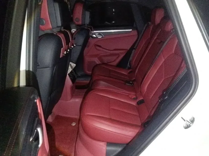 2024 Porsche Macan 2.0T 265HP L4 7DCT,autocango,china used car exporter,china ev exporter,chinese used car exporter,chinese used ev exporter