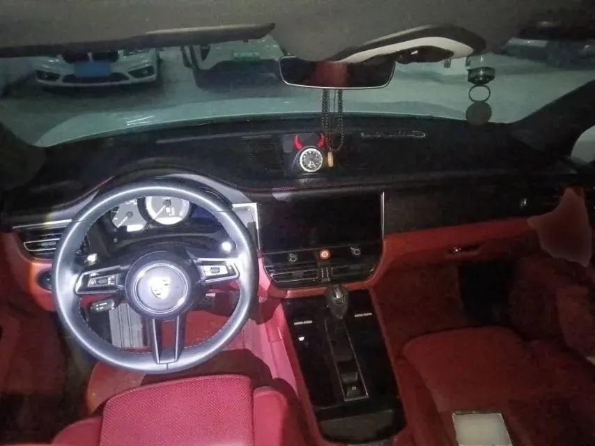 2024 Porsche Macan 2.0T 265HP L4 7DCT,autocango,china used car exporter,china ev exporter,chinese used car exporter,chinese used ev exporter