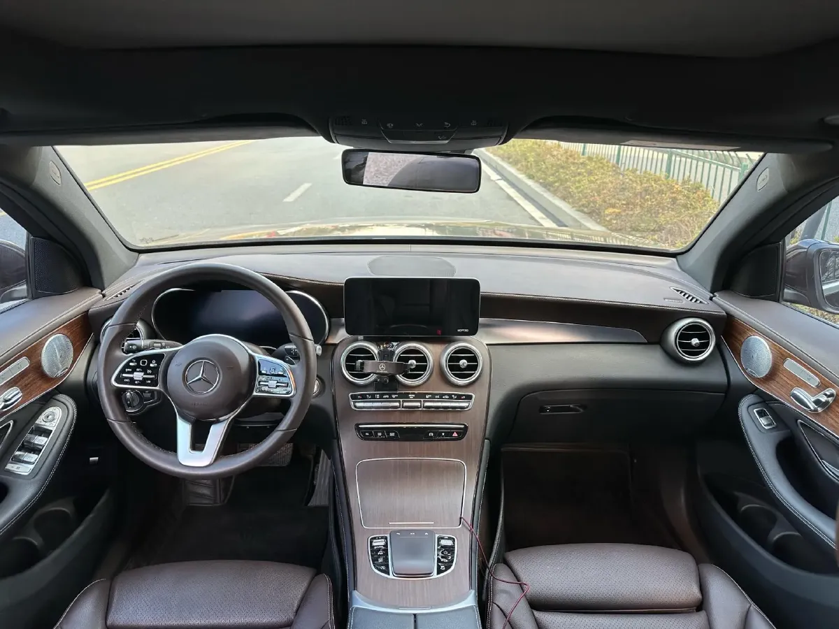 2020 Mercedes-Benz GLC Class 2.0T 258HP L4 9AT,autocango,china used car exporter,china ev exporter,chinese used car exporter,chinese used ev exporter