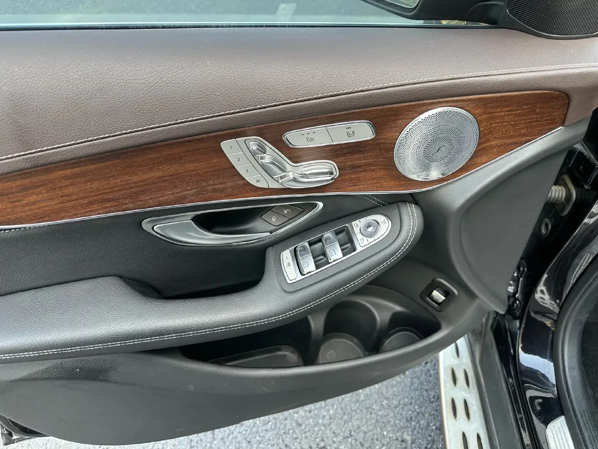 2020 Mercedes-Benz GLC Class 2.0T 258HP L4 9AT,autocango,china used car exporter,china ev exporter,chinese used car exporter,chinese used ev exporter