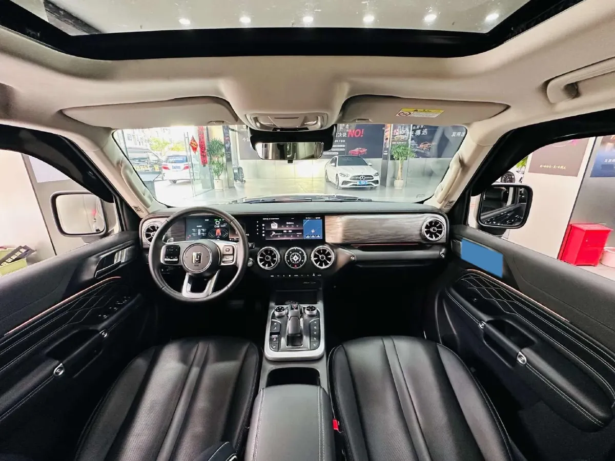 2023 Tank 300 2.0T 227HP L4 8AT,autocango,china used car exporter,china ev exporter,chinese used car exporter,chinese used ev exporter