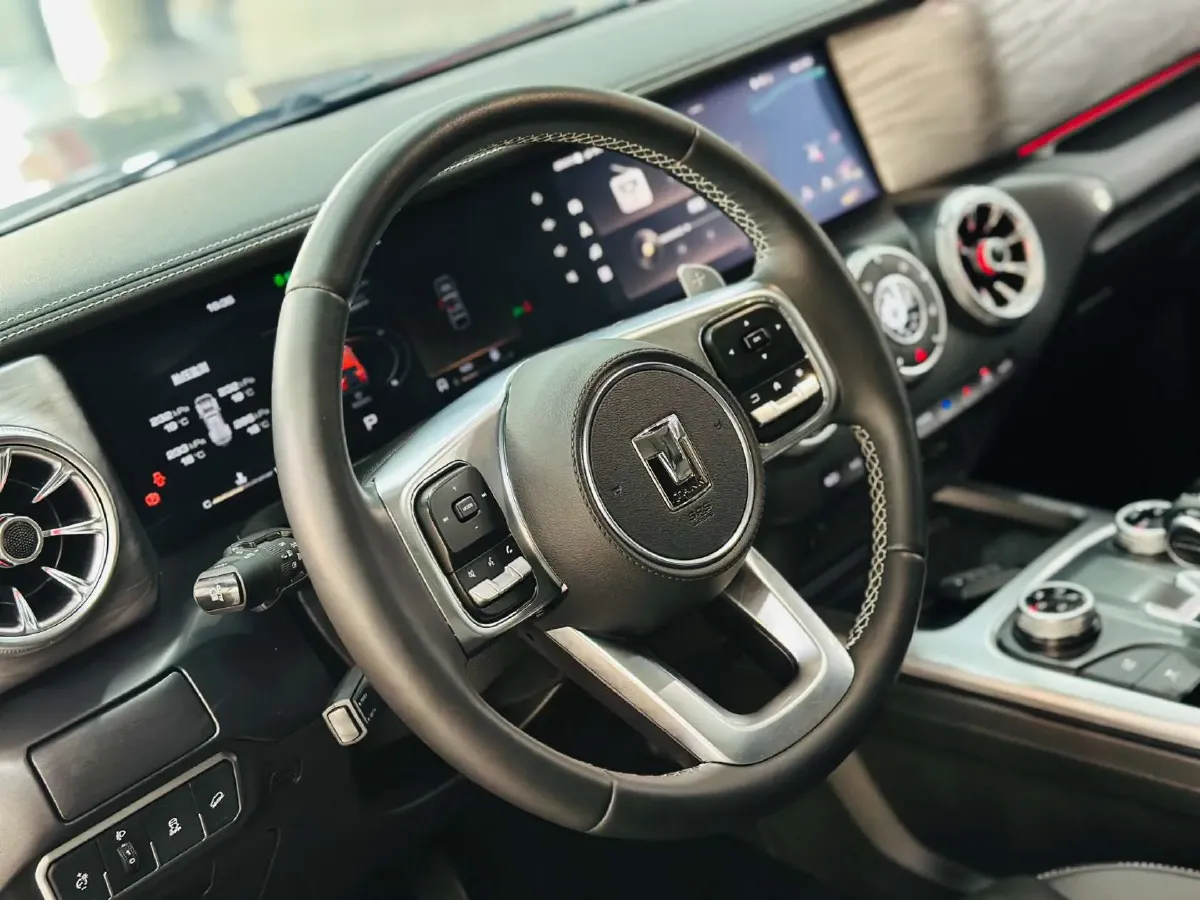 2023 Tank 300 2.0T 227HP L4 8AT,autocango,china used car exporter,china ev exporter,chinese used car exporter,chinese used ev exporter