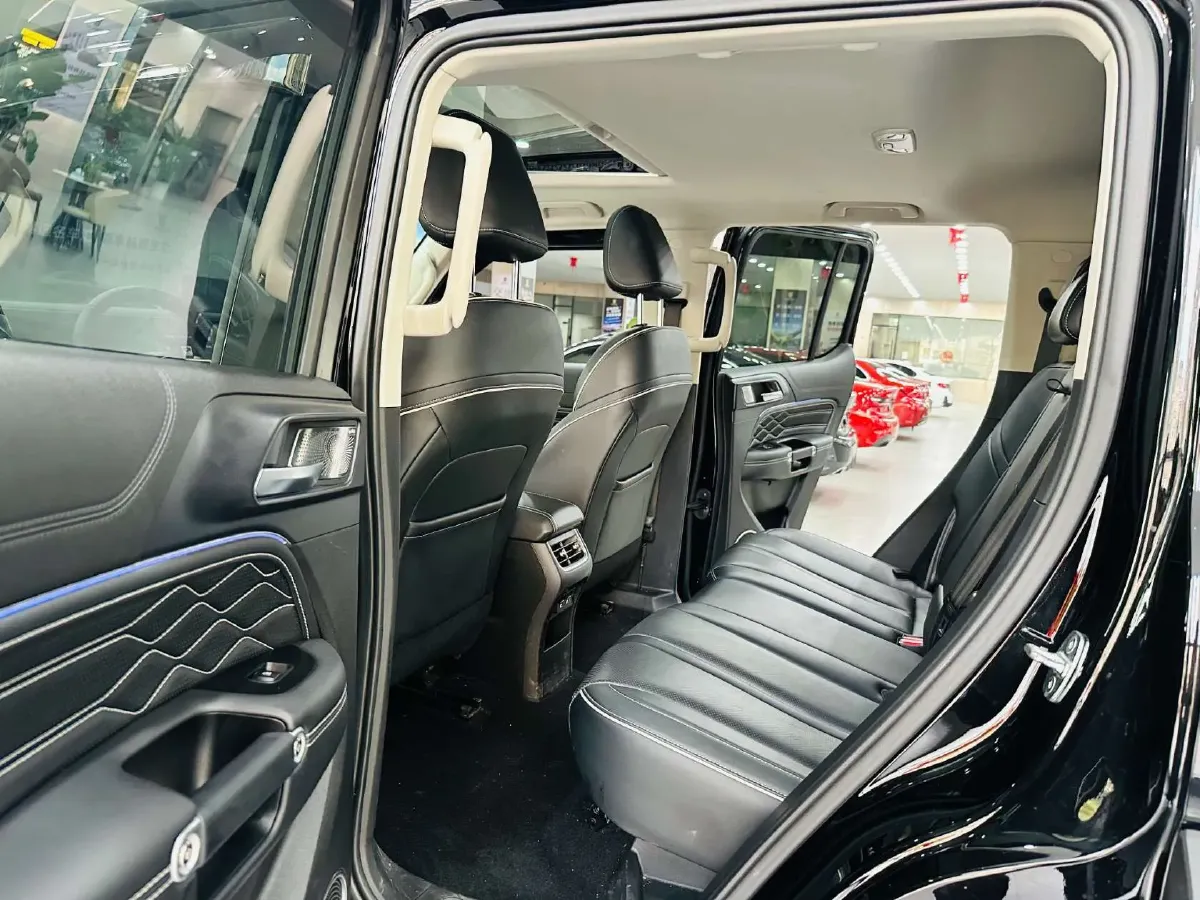 2023 Tank 300 2.0T 227HP L4 8AT,autocango,china used car exporter,china ev exporter,chinese used car exporter,chinese used ev exporter